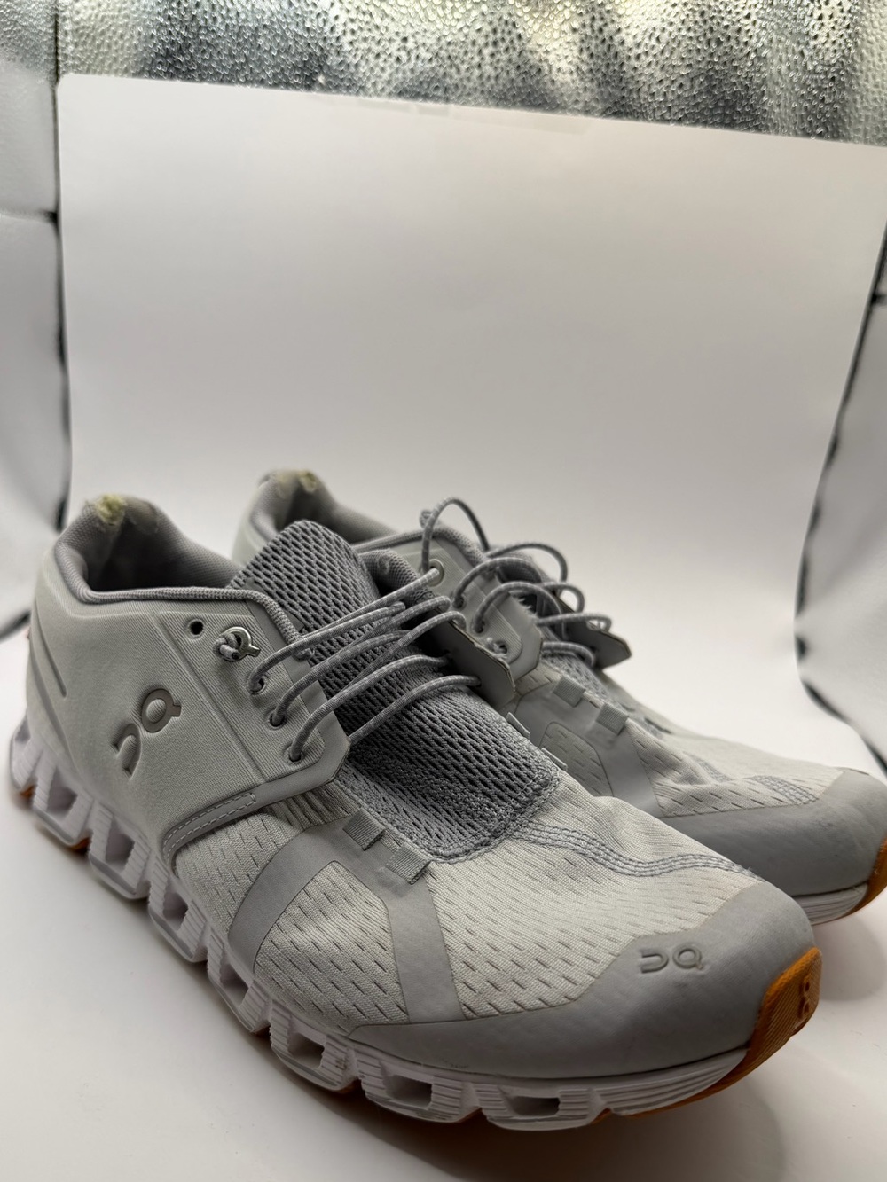 On Cloud 2.0 Running Shoes Sneakers glacier white Women's size 9